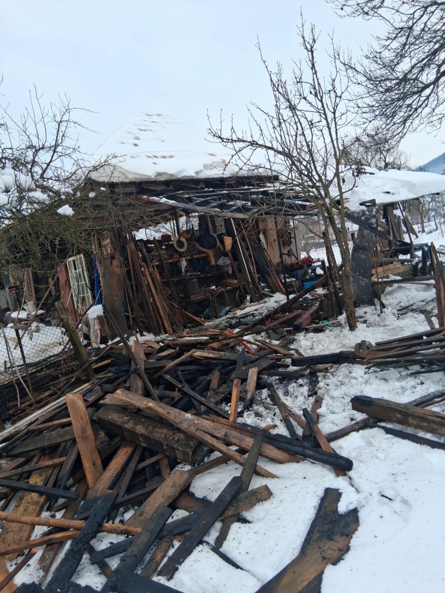 Incendiu anexă gospodărească la Gherța Mică