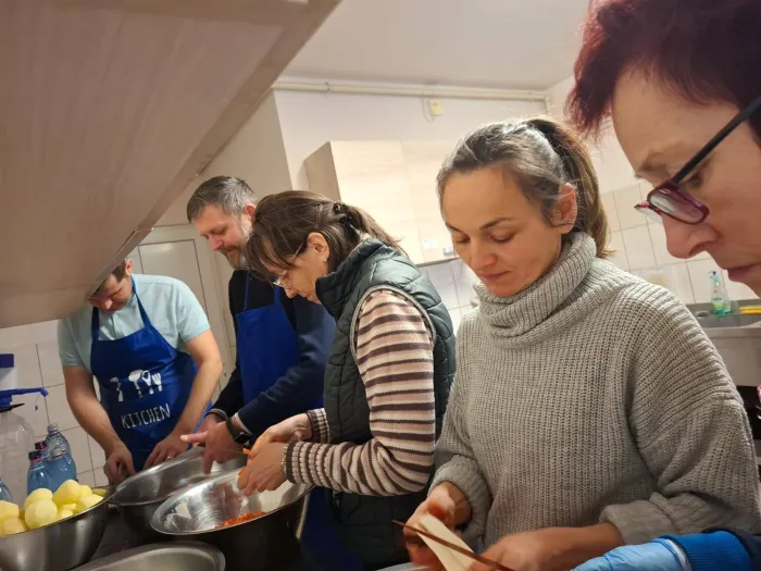 SOLIDARITATE O masă caldă, un gest simplu care aduce speranță la Satu Mare