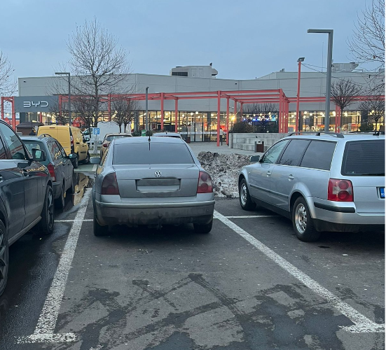 Passatul cvadruplu: când două mașini devin patru locuri de parcare