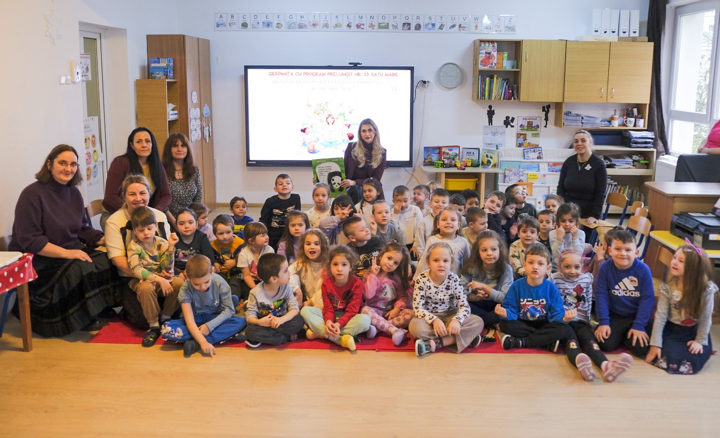 EDUCAȚIE Vicepreședinții Consiliului Județean Satu Mare, alături de copii, de Ziua Internațională a Cititului Împreună