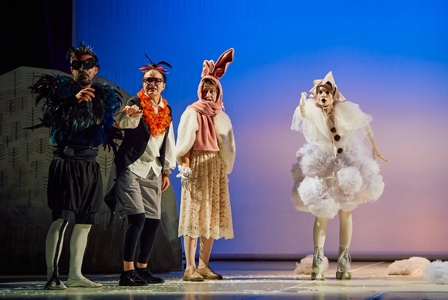 OMUL DE ZĂPADĂ CARE VOIA SĂ ÎNTÂLNEASCĂ SOARELE  Spectacol pentru întreaga familie, la Teatrul de Nord