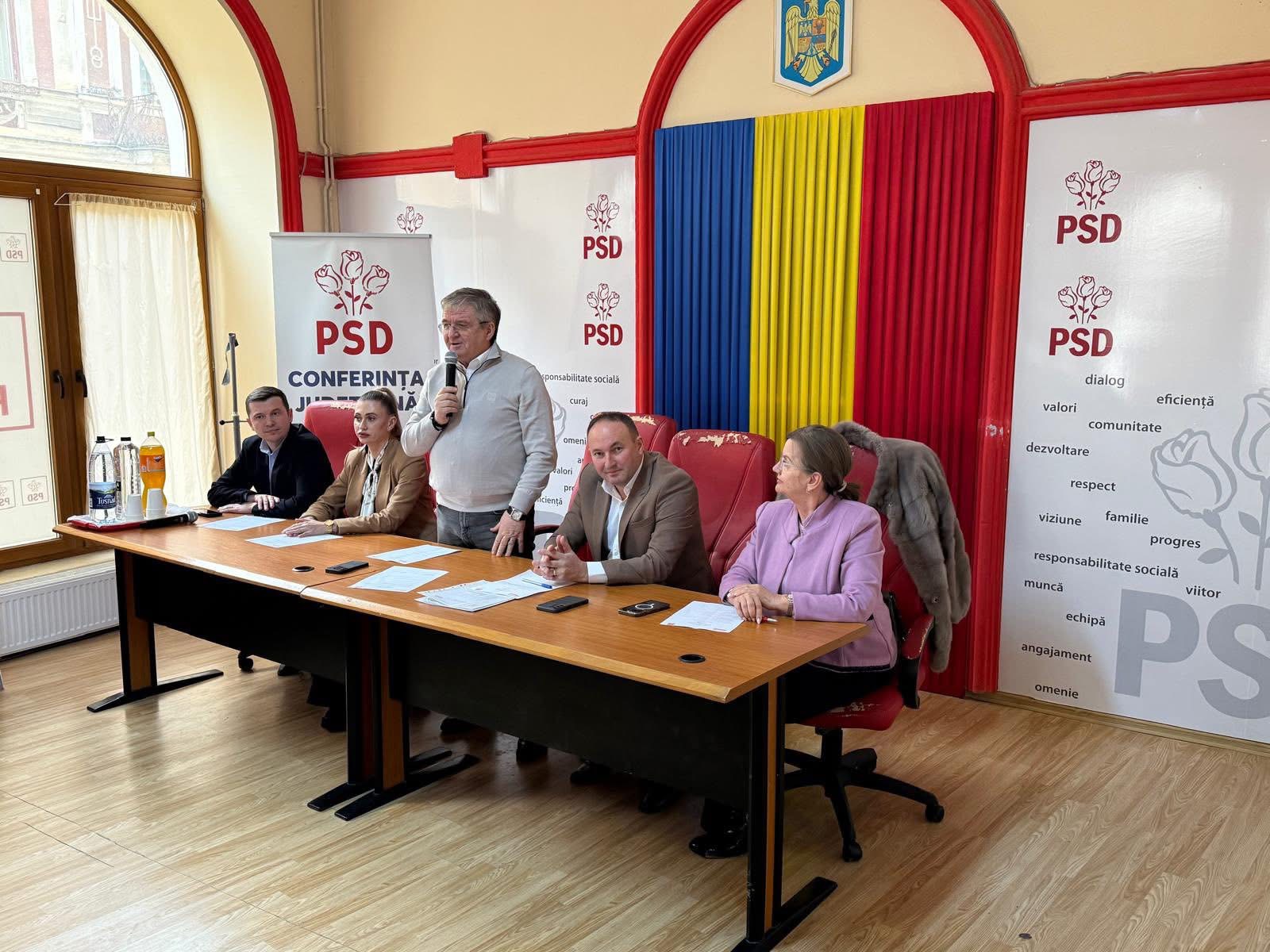 FOTO. Deputatul Mircea Govor: ,,𝐒𝐮𝐧𝐭𝐞𝐦 𝐨 𝐞𝐜𝐡𝐢𝐩𝐚̆. 𝐔𝐧𝐢𝐭𝐚𝐭𝐞𝐚 𝐞𝐬𝐭𝐞 𝐟𝐨𝐫𝐭̦𝐚 𝐧𝐨𝐚𝐬𝐭𝐫𝐚̆. 𝐆𝐞𝐧𝐞𝐫𝐚𝐭̦𝐢𝐢 𝐮𝐧𝐢𝐭𝐞 𝐩𝐞𝐧𝐭𝐫𝐮 𝐨 𝐑𝐨𝐦𝐚̂𝐧𝐢𝐞 𝐞𝐮𝐫𝐨𝐩𝐞𝐚𝐧𝐚̆.”