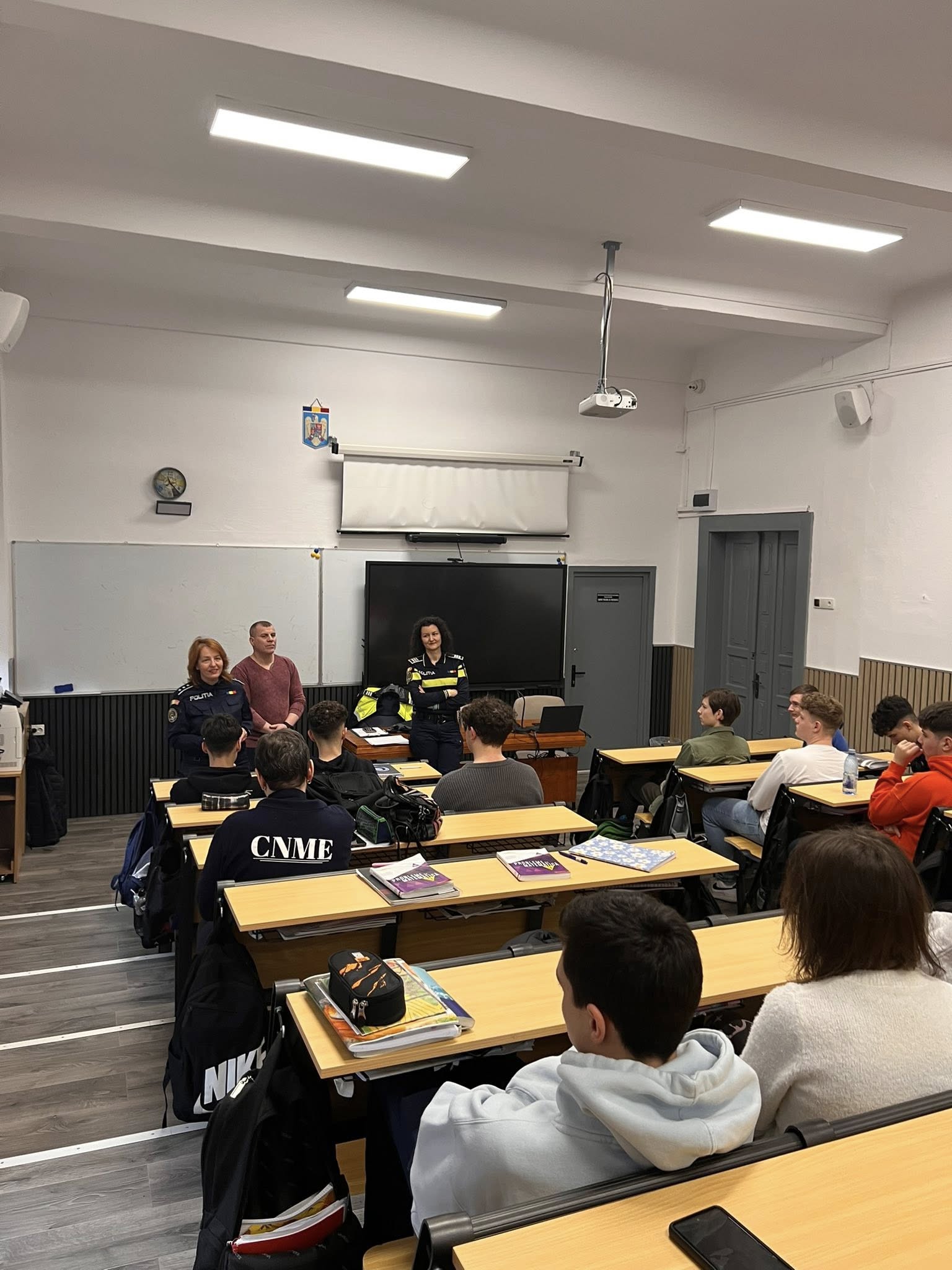 PREVENȚIE „Exprimă-te prin sport, nu prin violență” – lecție de autocontrol pentru elevii de la CN „Mihai Eminescu”