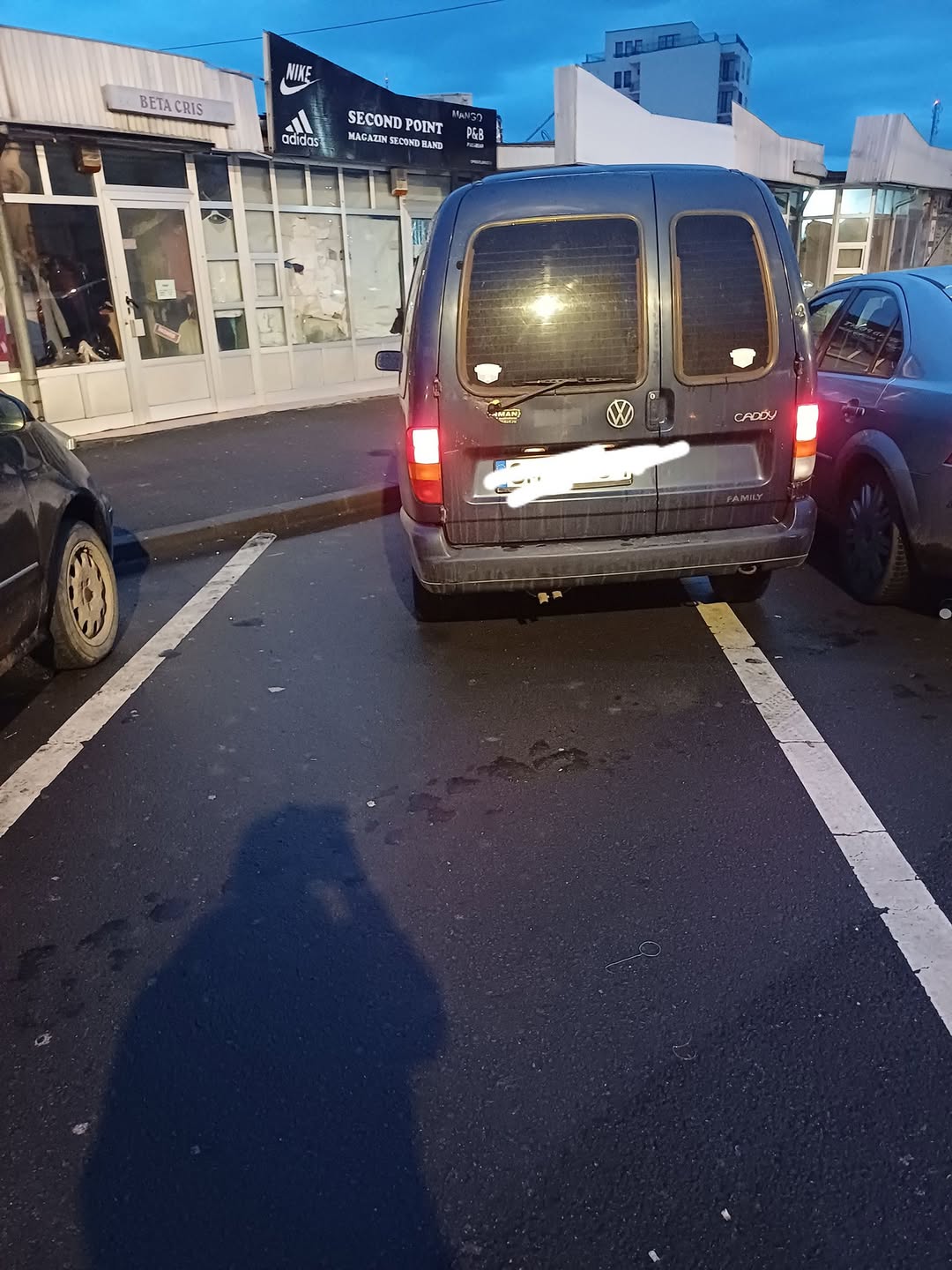 Poate, poate, are loc şi colegul lângă mine!