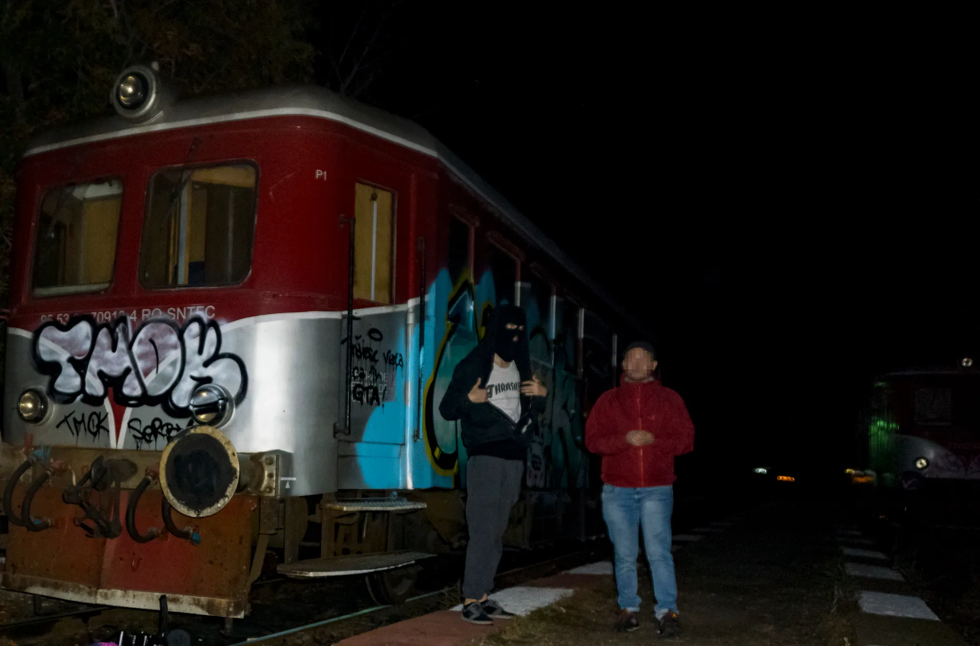 VANDALISM Slovac prins în flagrant în Satu Mare după ce a vandalizat un tren cu graffiti