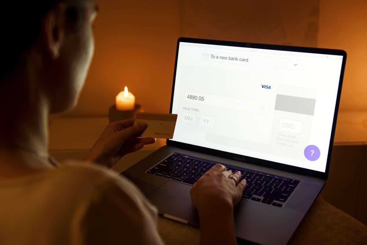 Avantajele creditelor online: rapiditate, transparență și control financiar