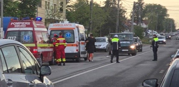 ACCIDENT. Depășire riscantă în Țara Oașului: o femeie de 67 de ani a ajuns la spital