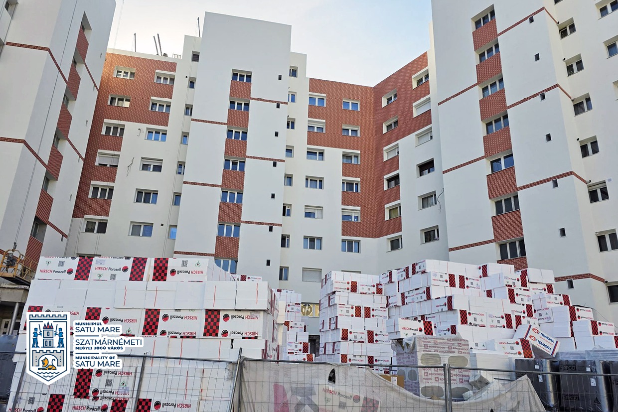 INVESTIȚII Reabilitarea termică a șase blocuri din Satu Mare, în grafic: lucrările avansează pe mai multe artere importante