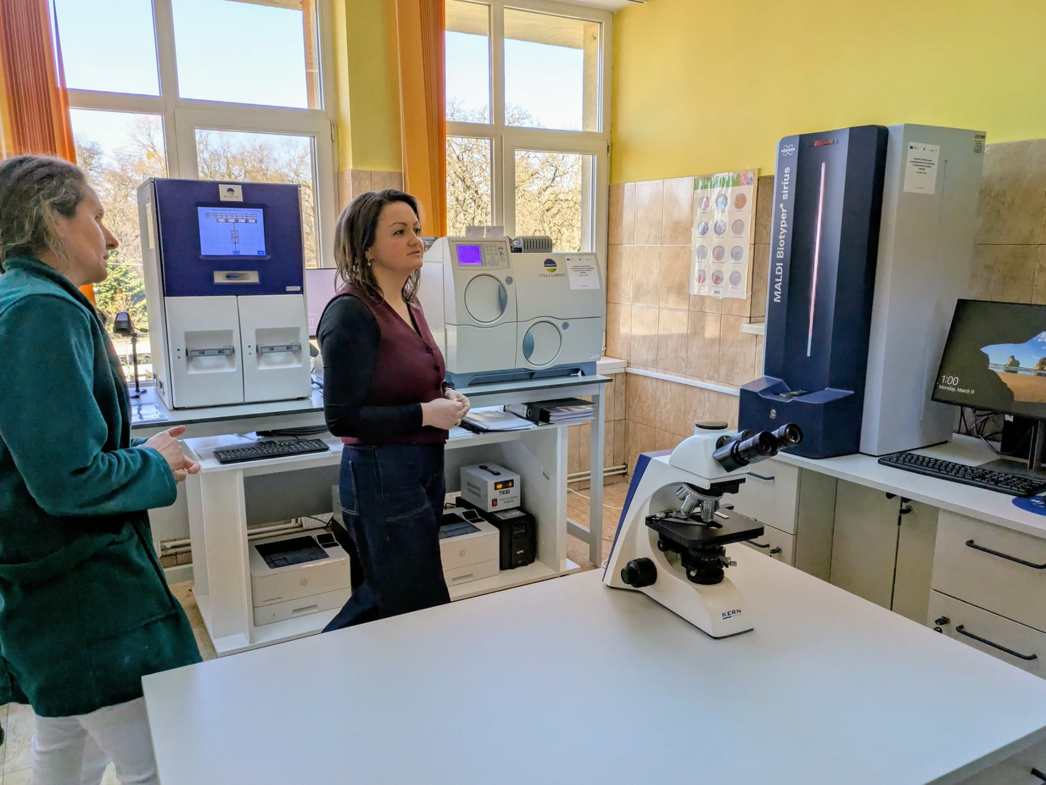 SĂNĂTATE Laboratorul Spitalului Municipal Carei, modernizat cu aparatură de ultimă generație printr-un proiect de peste 4,4 milioane de lei